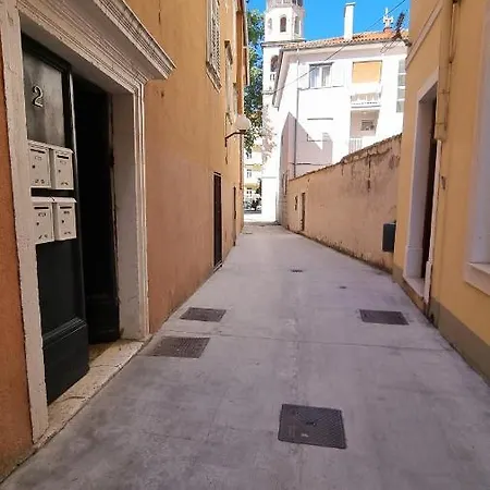 Apartament Place 4 U Center *