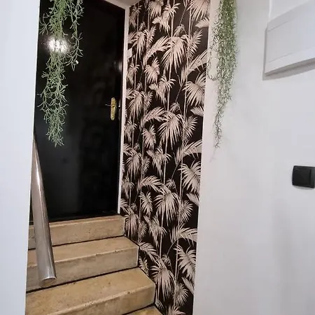 アパート Place 4 U Center ザダル